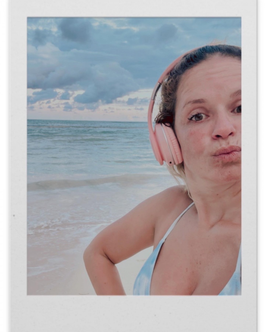 Madalena Brandão viaja sozinha para Punta Cana: "Sua corajosa"