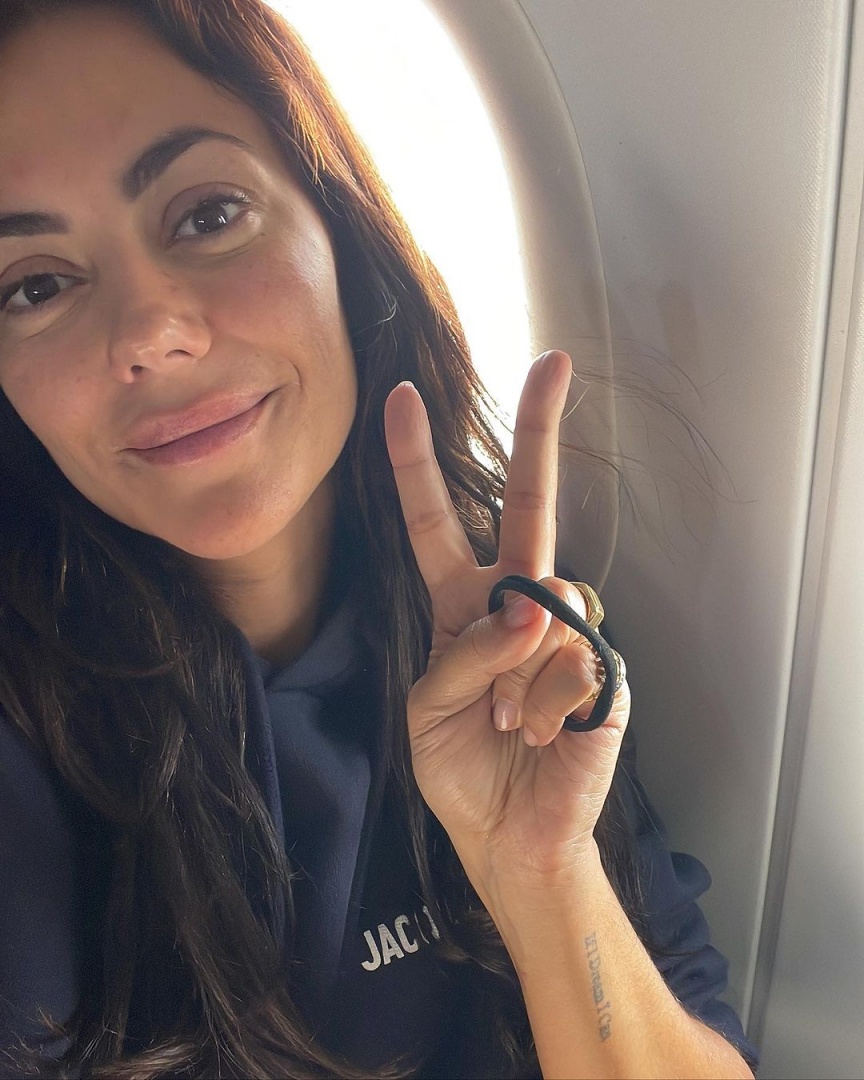 Sofia Ribeiro finalmente chega à ilha Terceira depois de vôo de 35 horas