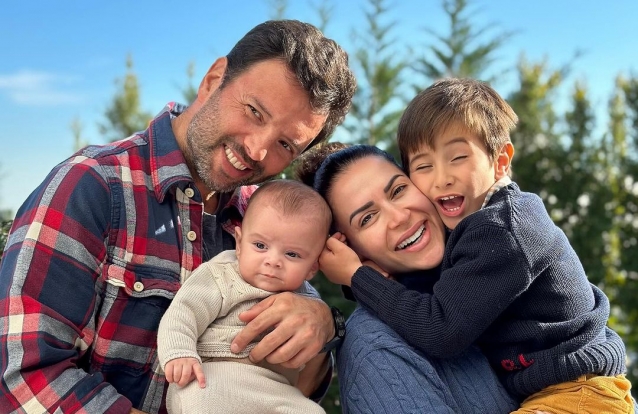 Dânia Neto derrete fãs com imagens ternurentas da família