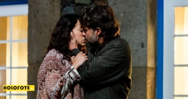 Em “Senhora do Mar”: Manuel e Joana beijam-se pela primeira vez