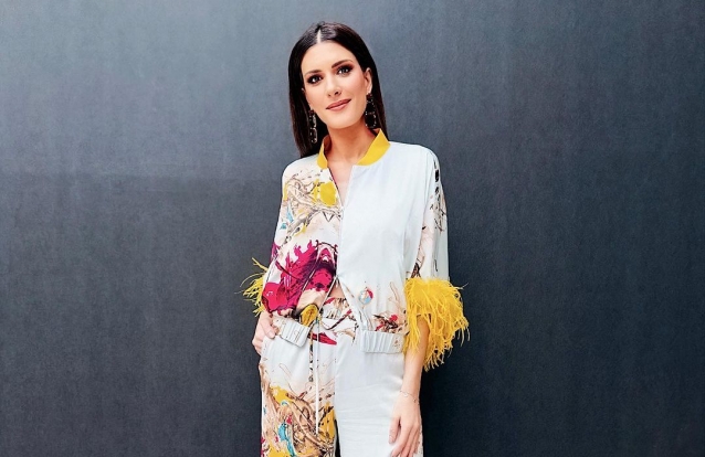 Ana Patrícia de Carvalho deslumbrou com fato de plumas na ModaLisboa