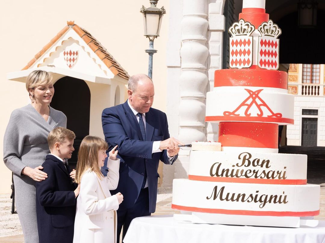 Alberto do Mónaco festejou 66 anos ao lado da família