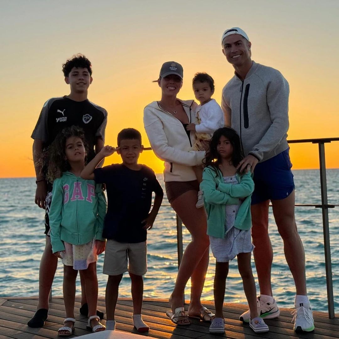 Cristiano Ronaldo recarrega energias com férias em família