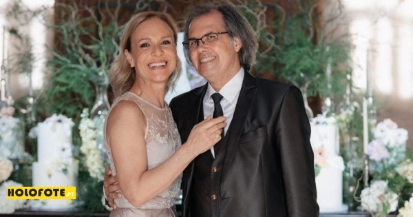 Carla Andrino e o marido brilham no casamento de Dânia Neto