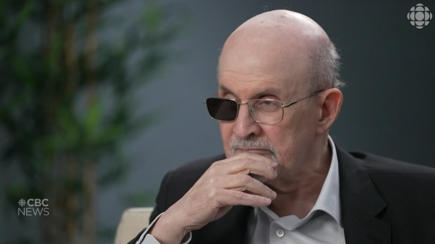 Salman Rushdie revela detalhes do ataque a faca que o deixou cego de um olho