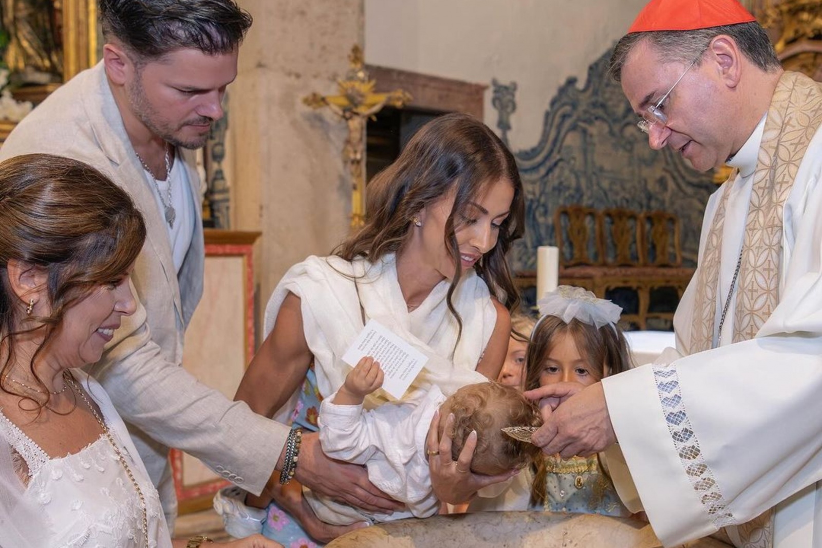 O pormenor amoroso do batizado do filho de Mickael Carreira e Laura Figueiredo