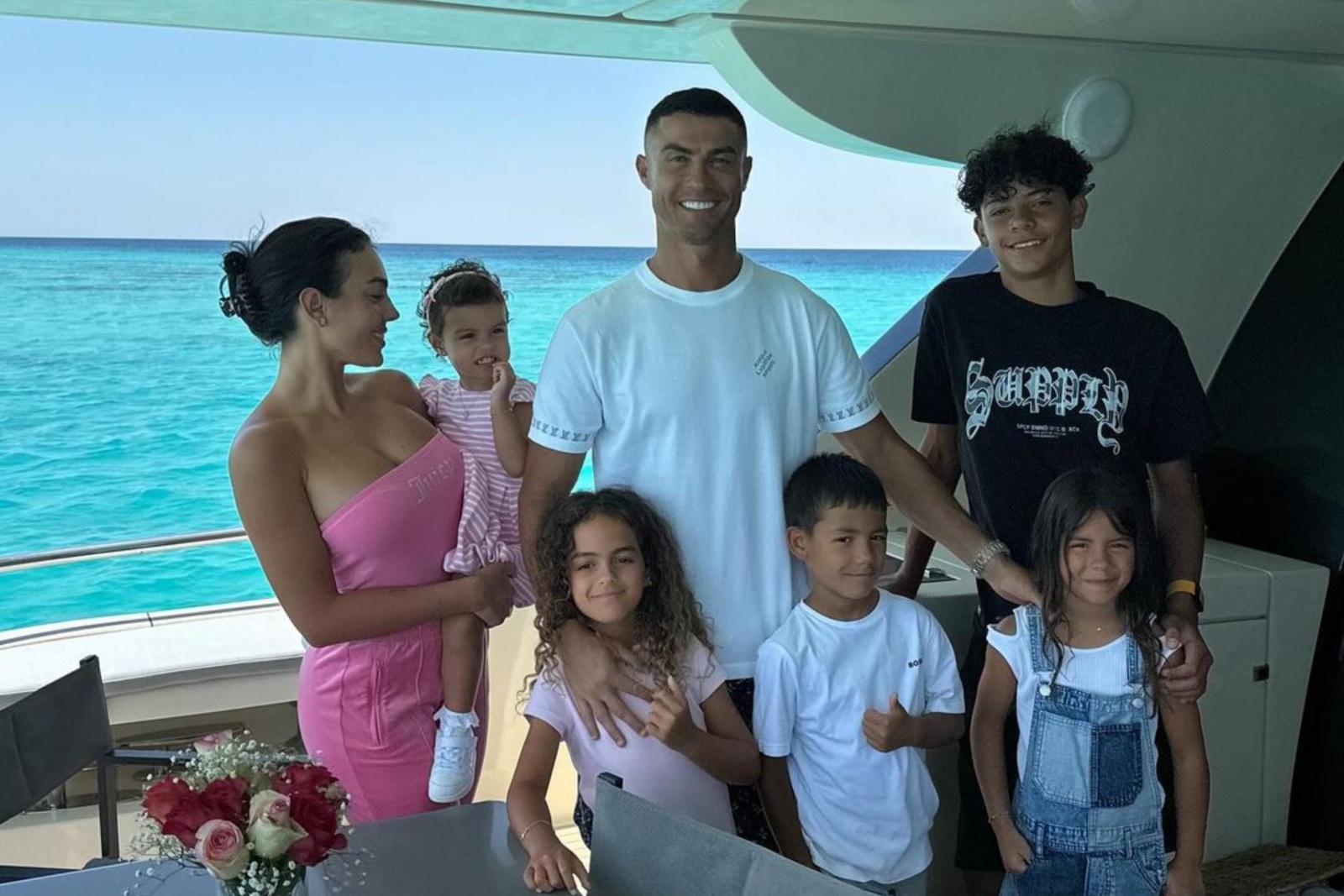 Georgina Rodriguez desvenda destino de férias misterioso com Cristiano Ronaldo e os filhos