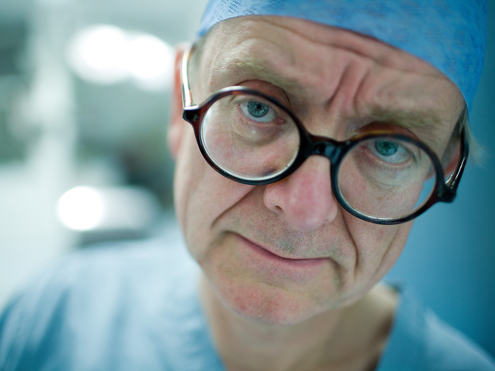Activa  Henry Marsh: entrevistámos o neurocirurgião que fala abertamente  sobre erro médico