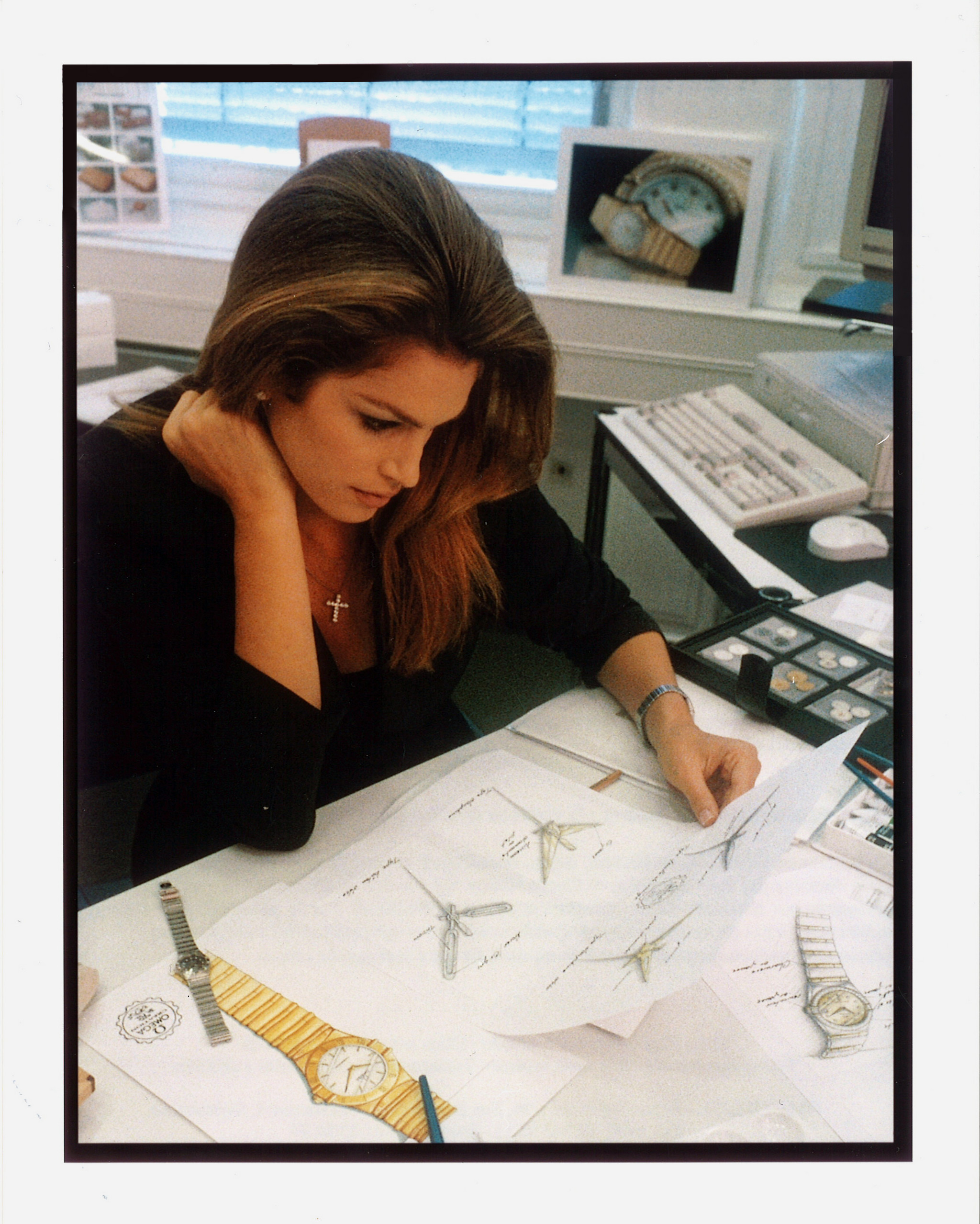 1996_Cindy Crawford working on the Constellation design at Omega in Bienne_1.jpg
