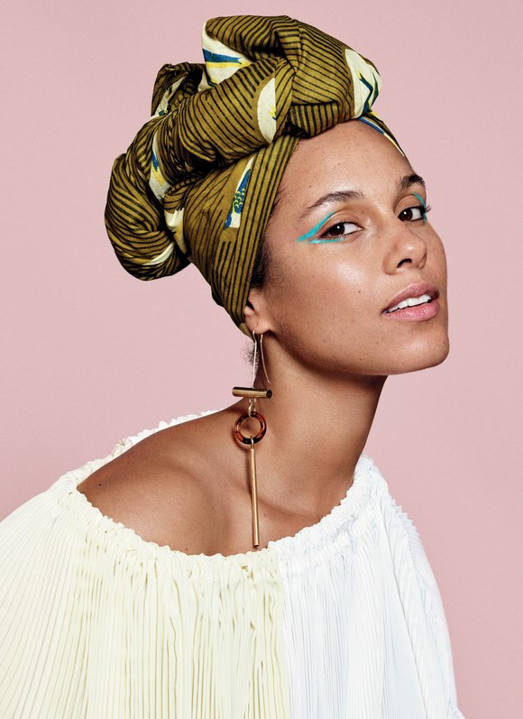 alicia-keys-allure-february-2017-turquoise-cat-eye.png