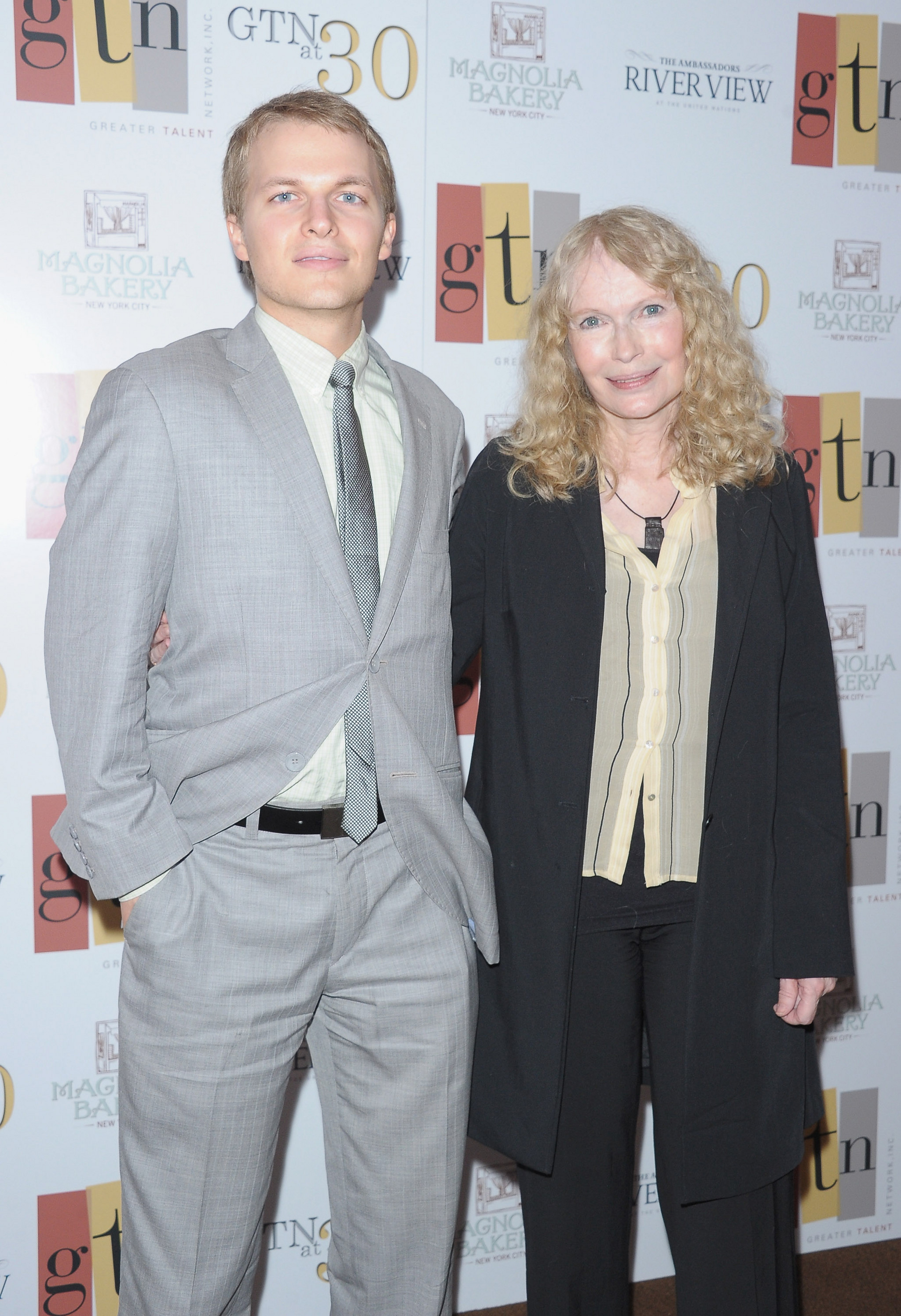 Mia&RonanFarrow.jpg