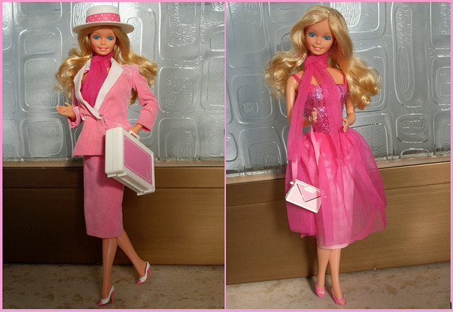 Comecei a fazer roupas para Barbie!