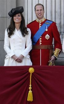 Duquesa de Cambridge rouba protagonismo no aniversário da rainha