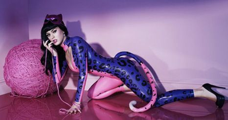 Katy Perry lança perfume em novembro