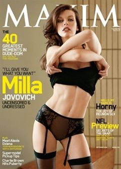 Milla Jovovich: lingerie preta... e nada mais!