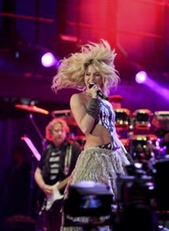 Vídeo: Shakira faz waka waka na abertura do Mundial