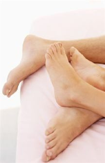Duas massagens super relaxantes para os seus pés