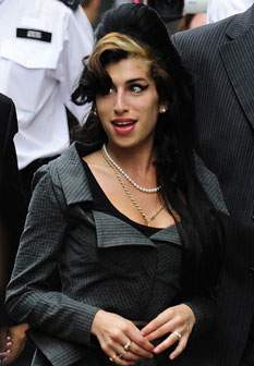 Pai de Amy Winehouse acha 