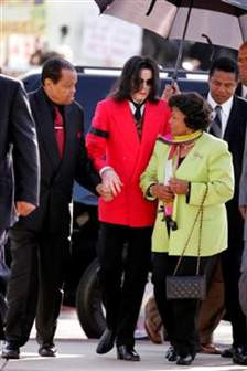 Mãe de Michael Jackson quer a custódia dos netos