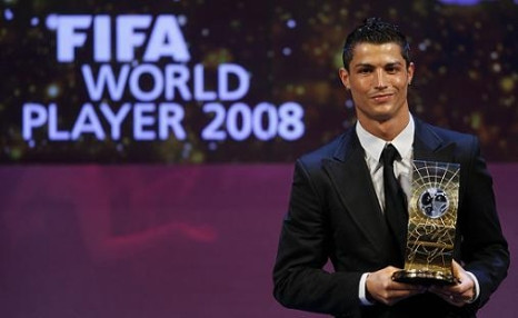 Cristiano Ronaldo foi eleito pela FIFA o melhor jogador o mundo