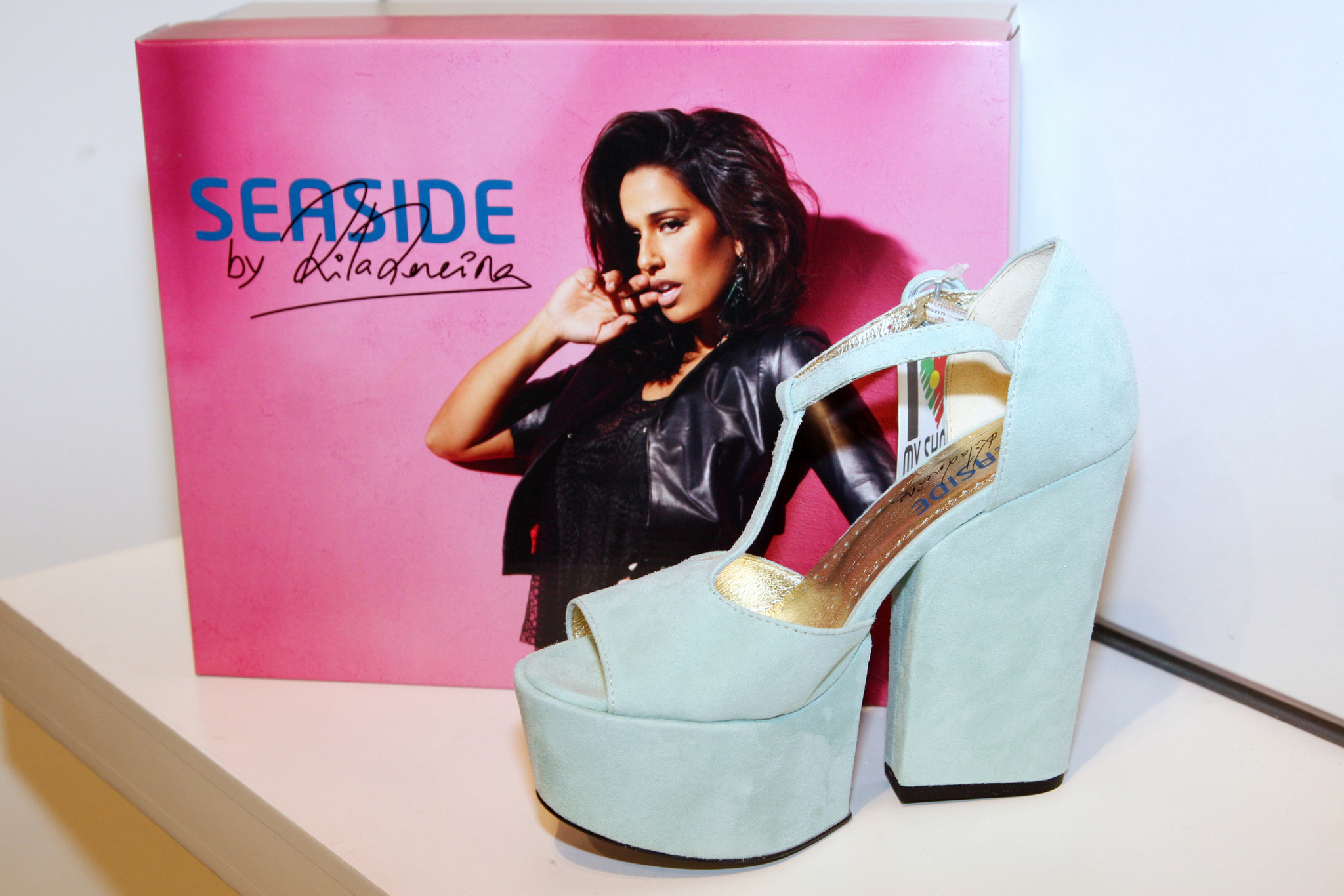 Foto 17 - Rita Pereira, imagem da SEASIDE, assina modelo exclusivo para a marca. Preço, 49,50 euros.JPG