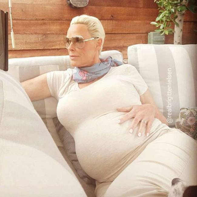 Brigitte Nielsen foi mãe aos 54 anos. Conheça outras estrelas que engravidaram depois dos 40