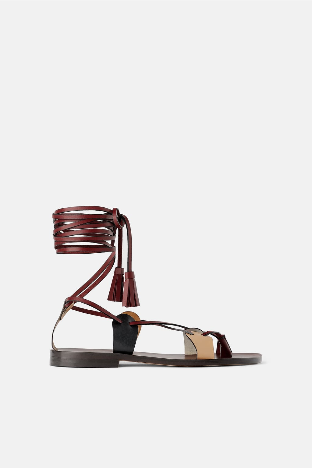 Sandália rasa em pele, 69,75 euros, Zara.jpg