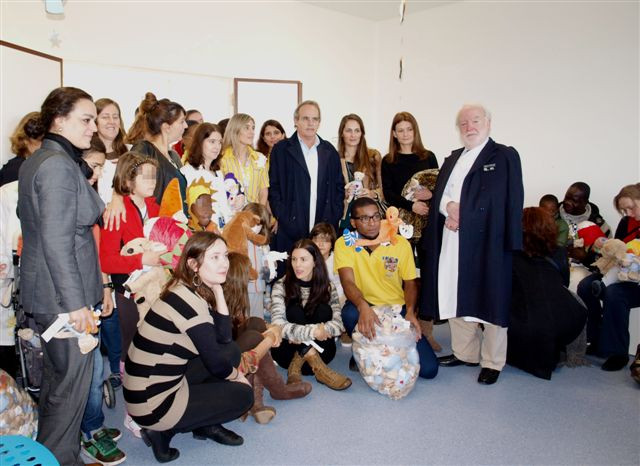 Entrega de Peluches - Sta Maria.JPG