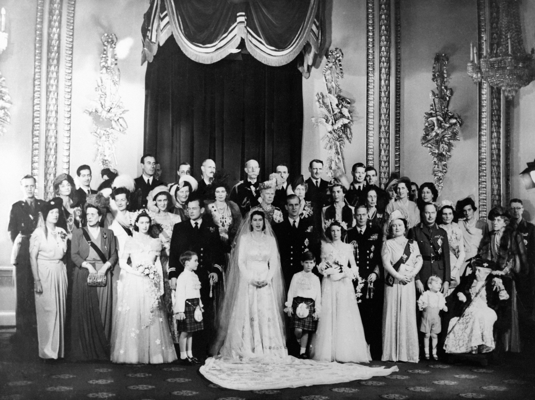 Casamento Isabel II e Philip 1947.jpg