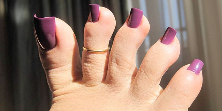 long-acrylic-toe-nails-1563816687.jpg