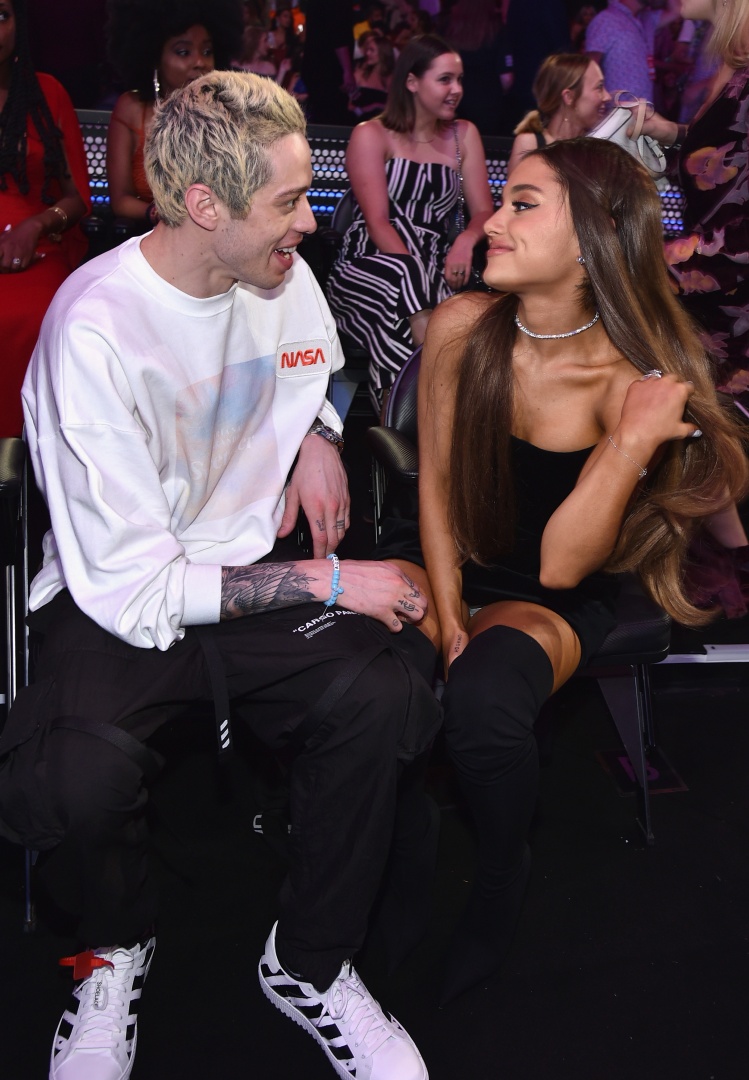 NEW YORK, NY - AUGUST 20:  Pete Davidson (L) and Ariana Grande attend the 2018 MTV Video Music Awards at Radio City Music Hall on August 20, 2018 in New York City.  (Photo by John Shearer/Getty Images for MTV)