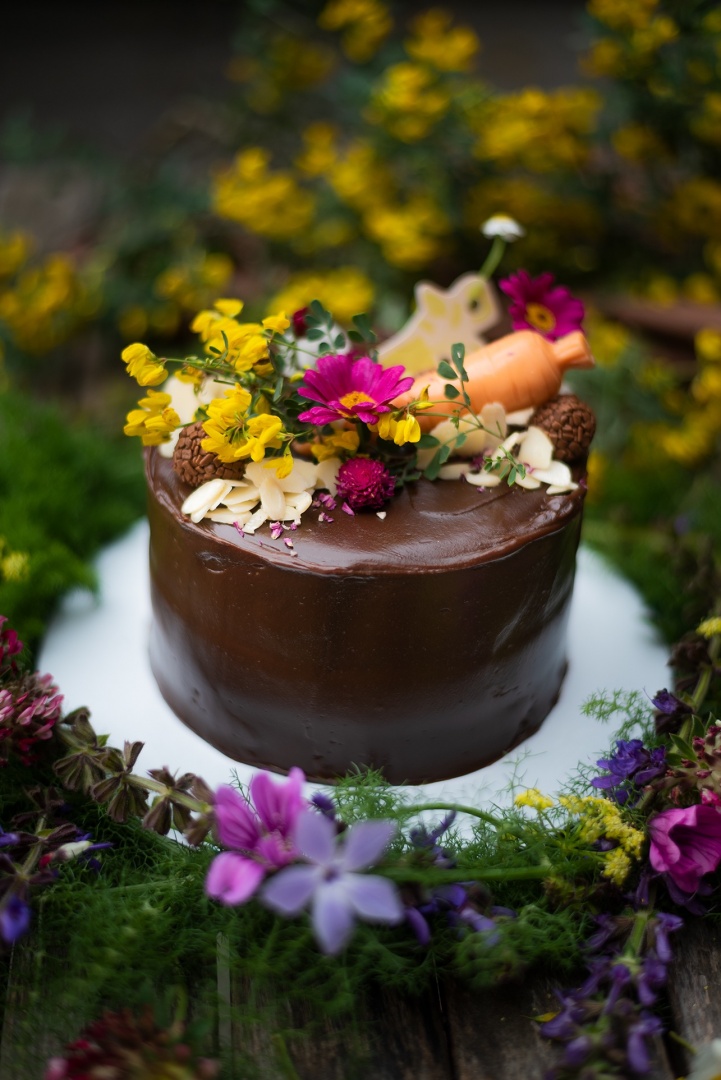 Visão  Receita de bolo de chocolate e ovos com calda de