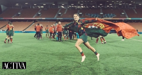 Seleção feminina de futebol faz história ao apurar-se para o Mundial