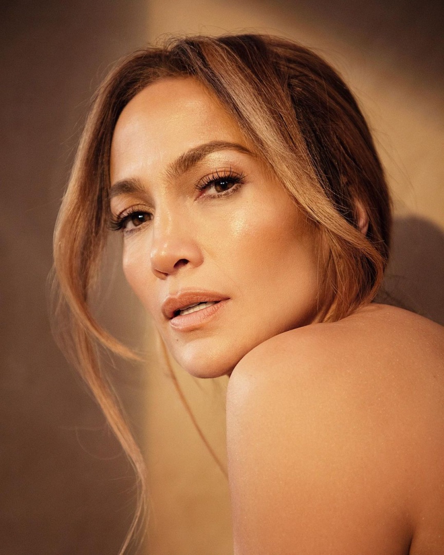 Jennifer Lopez partilha segredos para uma pele bonita depois dos 50