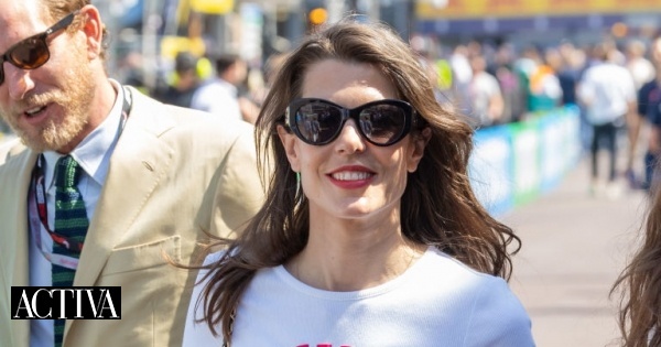 A t-shirt viral de Charlotte Casiraghi que custa quase 5 mil euros
