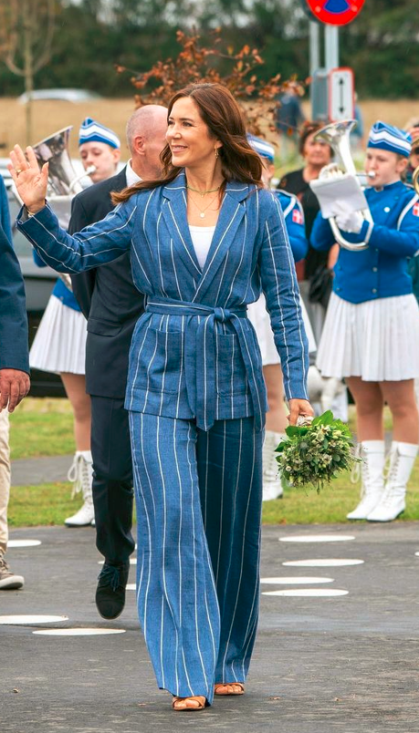 Princesa Mary da Dinamarca adere à moda do pijama
