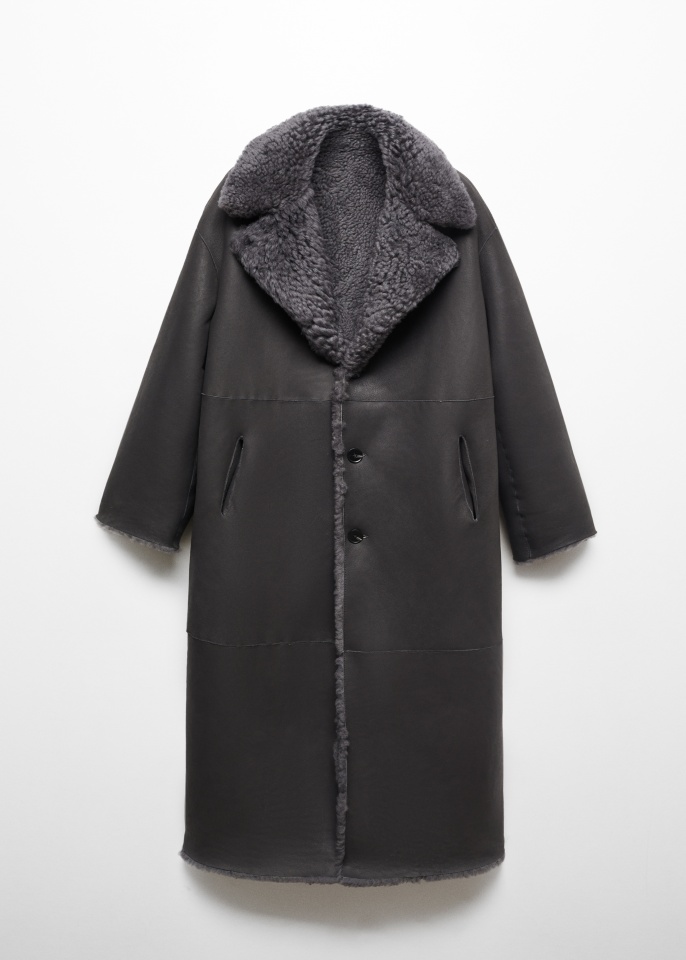O casaco de Emily Ratajkowski que vai querer neste inverno