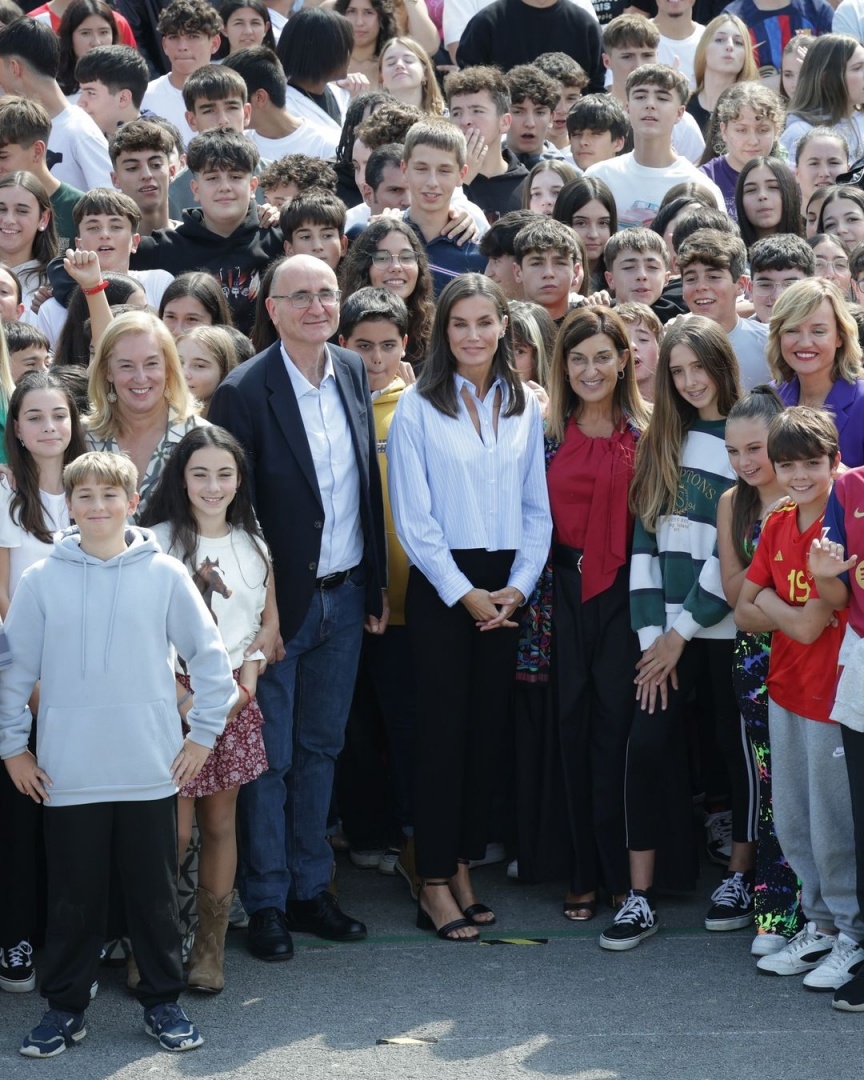 A original camisa da coleção Victoria Beckham x Mango que conquistou Letizia