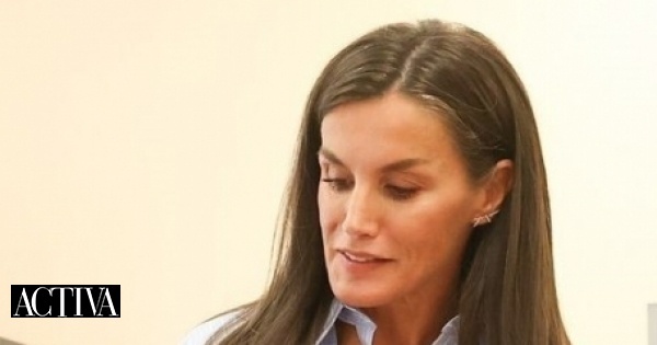 A original camisa da coleção Victoria Beckham x Mango que conquistou Letizia