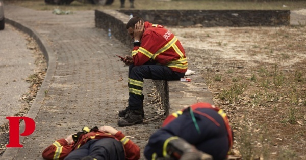 Bombeiros no combate às chamas e à exaustão: imagens do quarto dia de incêndios