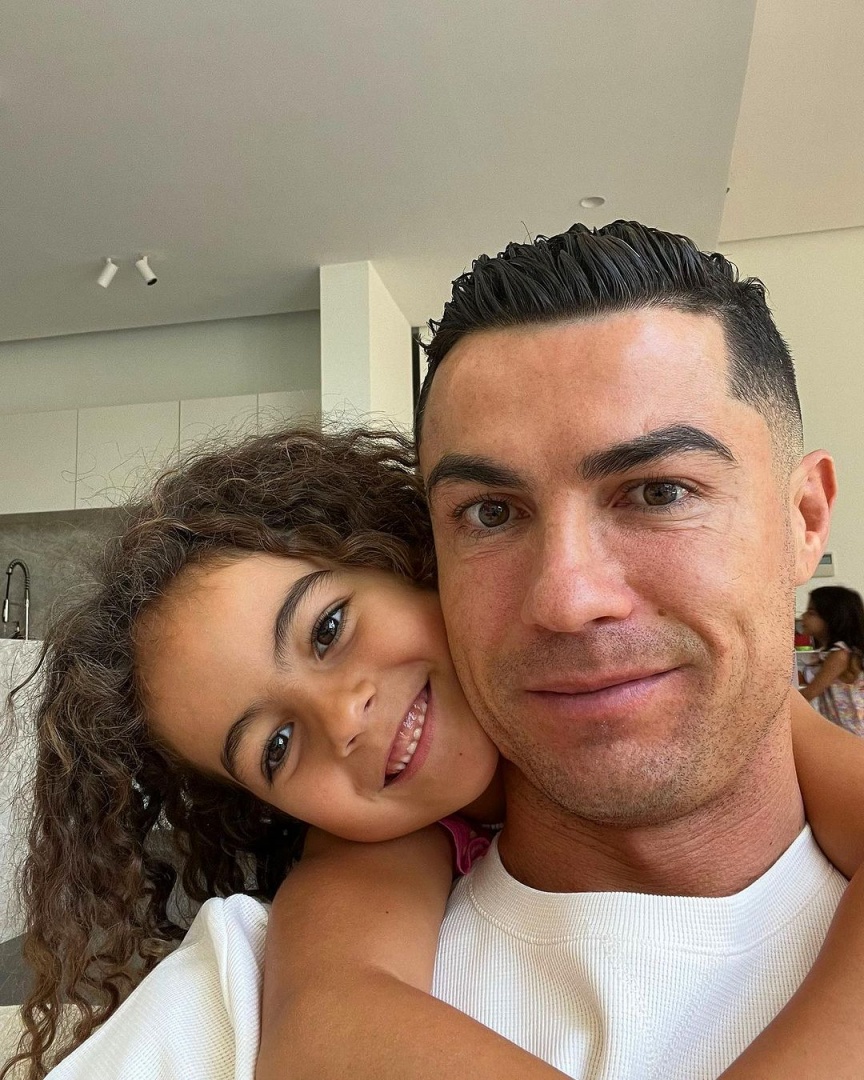 Filha de Cristiano Ronaldo diz o que muitas pensamos em segredo