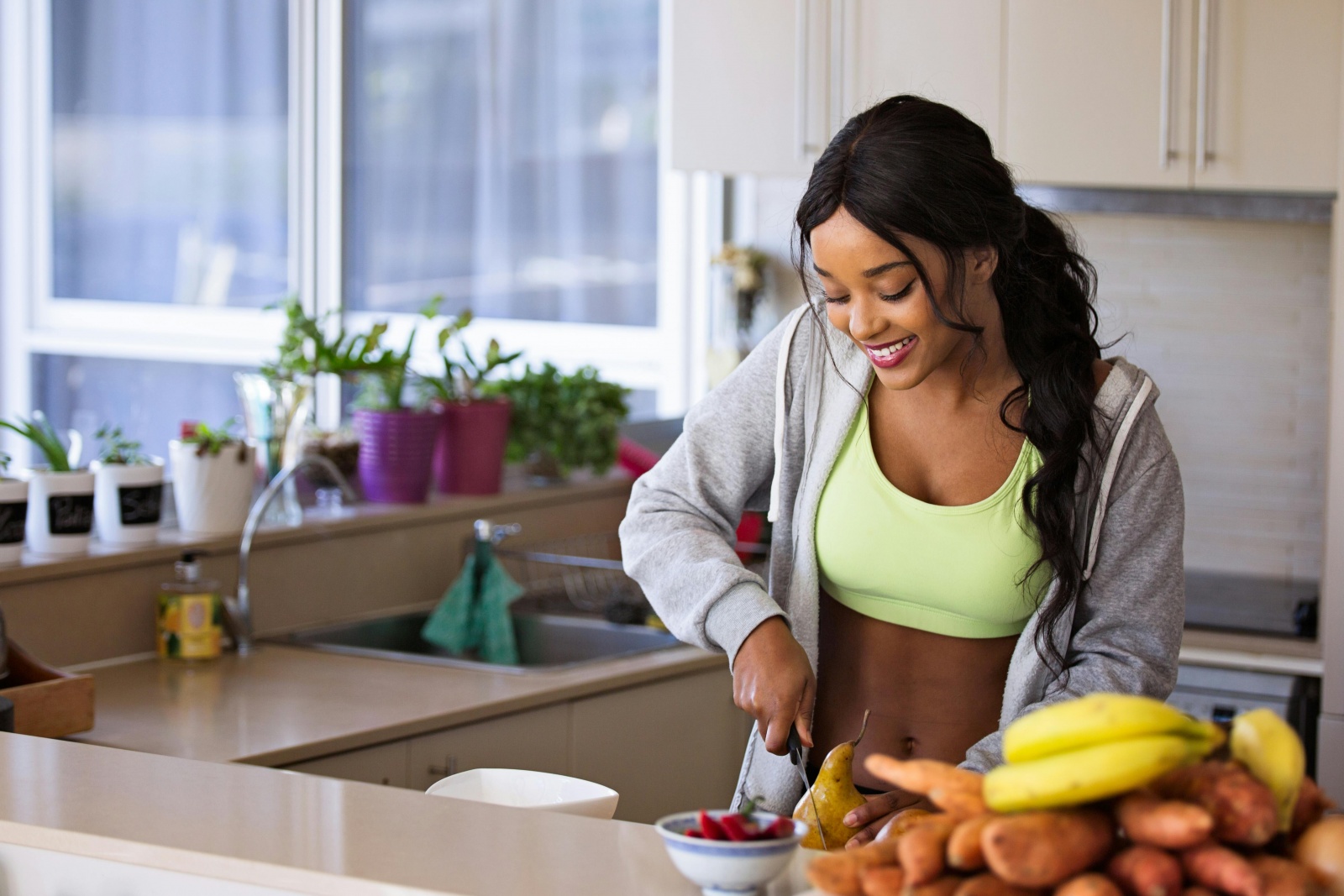 Celebre o Dia Mundial da Alimentação com um livro gratuito de receitas sustentáveis e sem desperdício