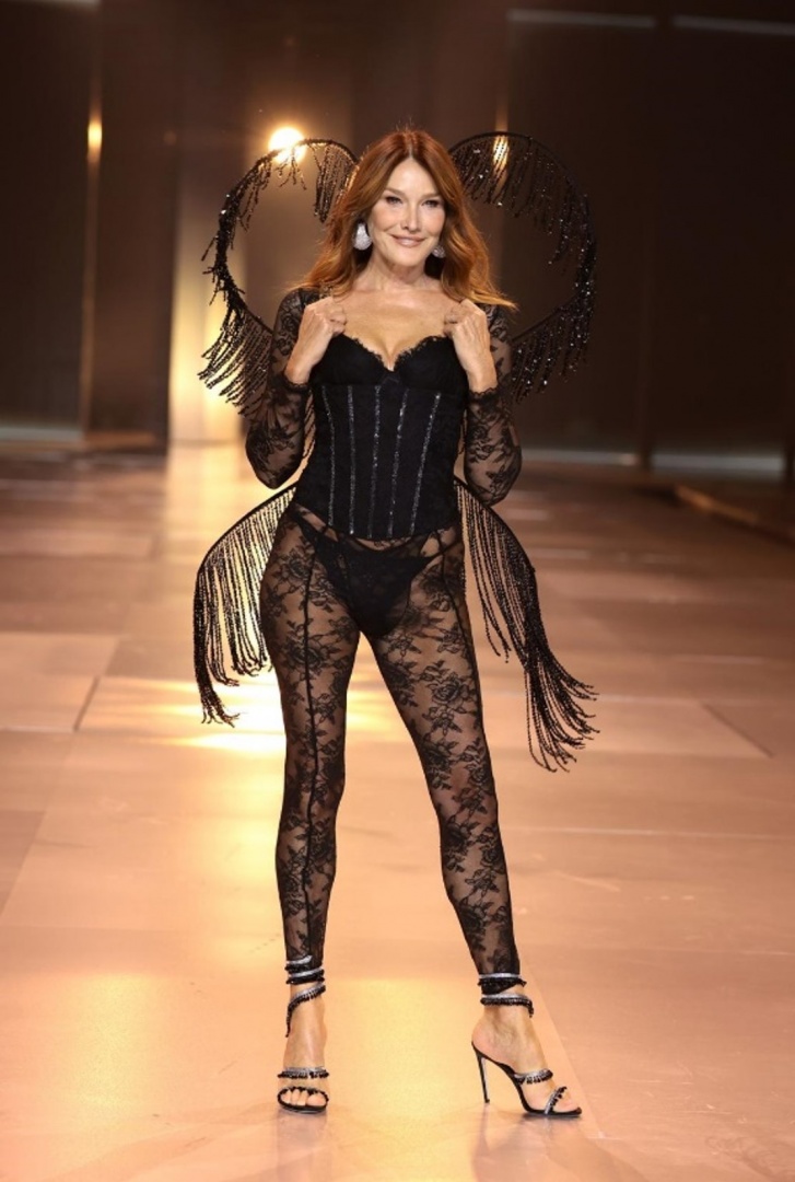 Inspire-se nos looks do desfile da Victoria's Secret para um cabelo perfeito