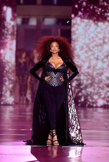 Inspire-se nos looks do desfile da Victoria's Secret para um cabelo perfeito