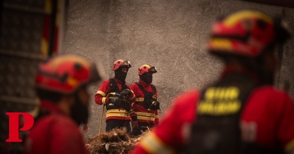 140 operacionais combatem fogo em armazéns em Coimbra