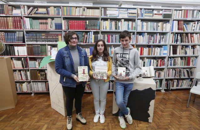 Escola Secundária do Entroncamento dividida entre um fantasma, um cavaleiro e cidades... feitas de papel!