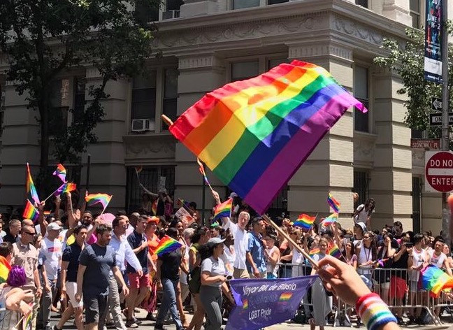 Desfile Pride Mayor.jpg