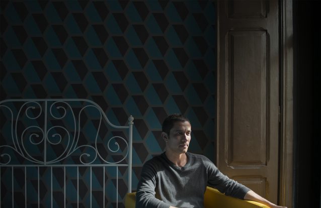 'Quando as Girafas Baixam o Pescoço': O retrato do País em crise, por Sandro William Junqueira