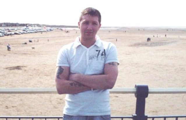 Família acusa hospital egípcio de desligar máquinas de suporte de vida a turista britânico por não poder pagar 8 mil euros de conta