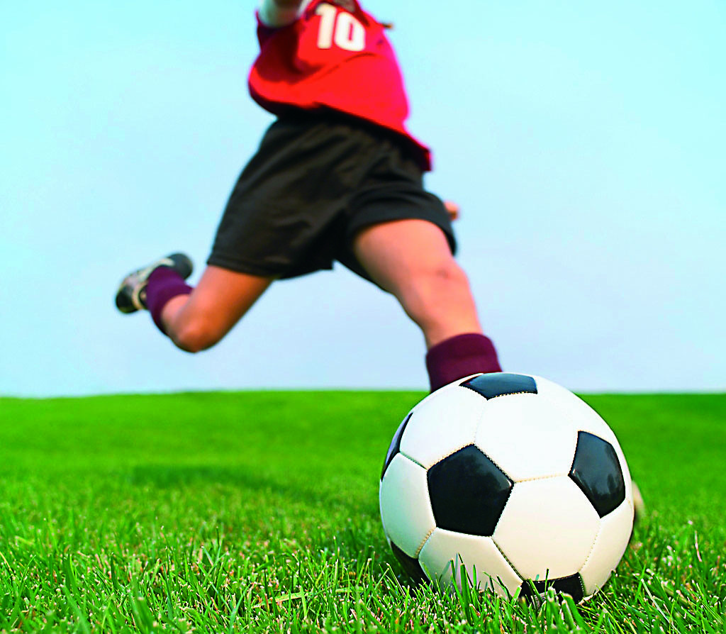foot-kicking-soccer-ball1.jpg
